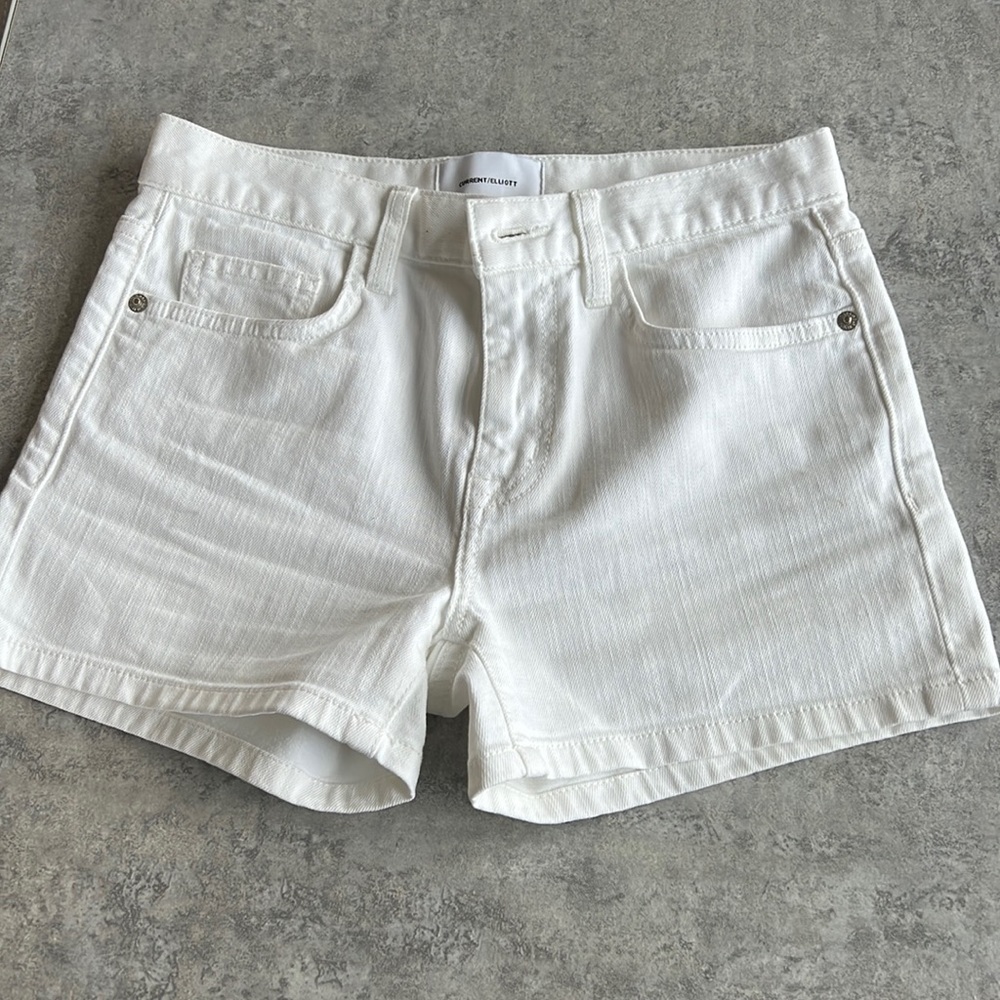 Cloture shop Current / Elliott white denim shorts